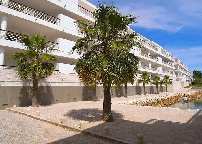 Holiday Apartment With 1 Bedroom