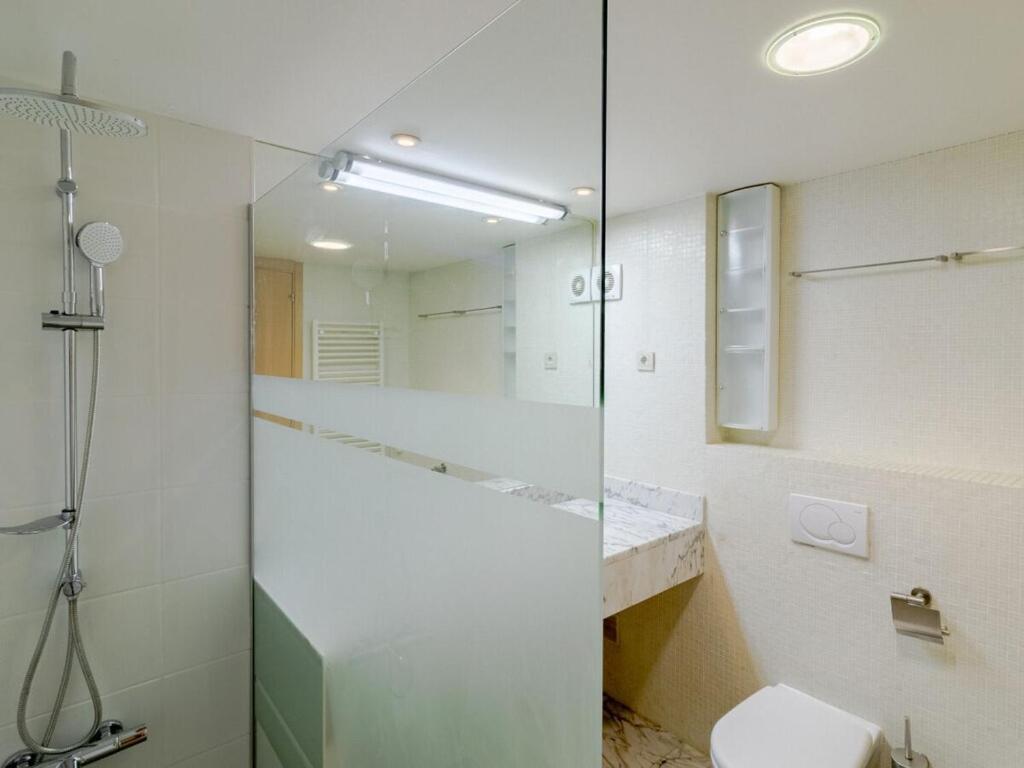 With 1 Bedroom *
