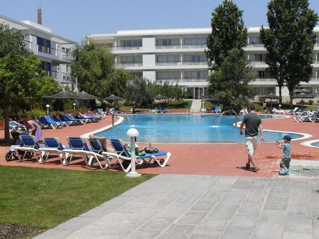 With 1 Bedroom Botel *